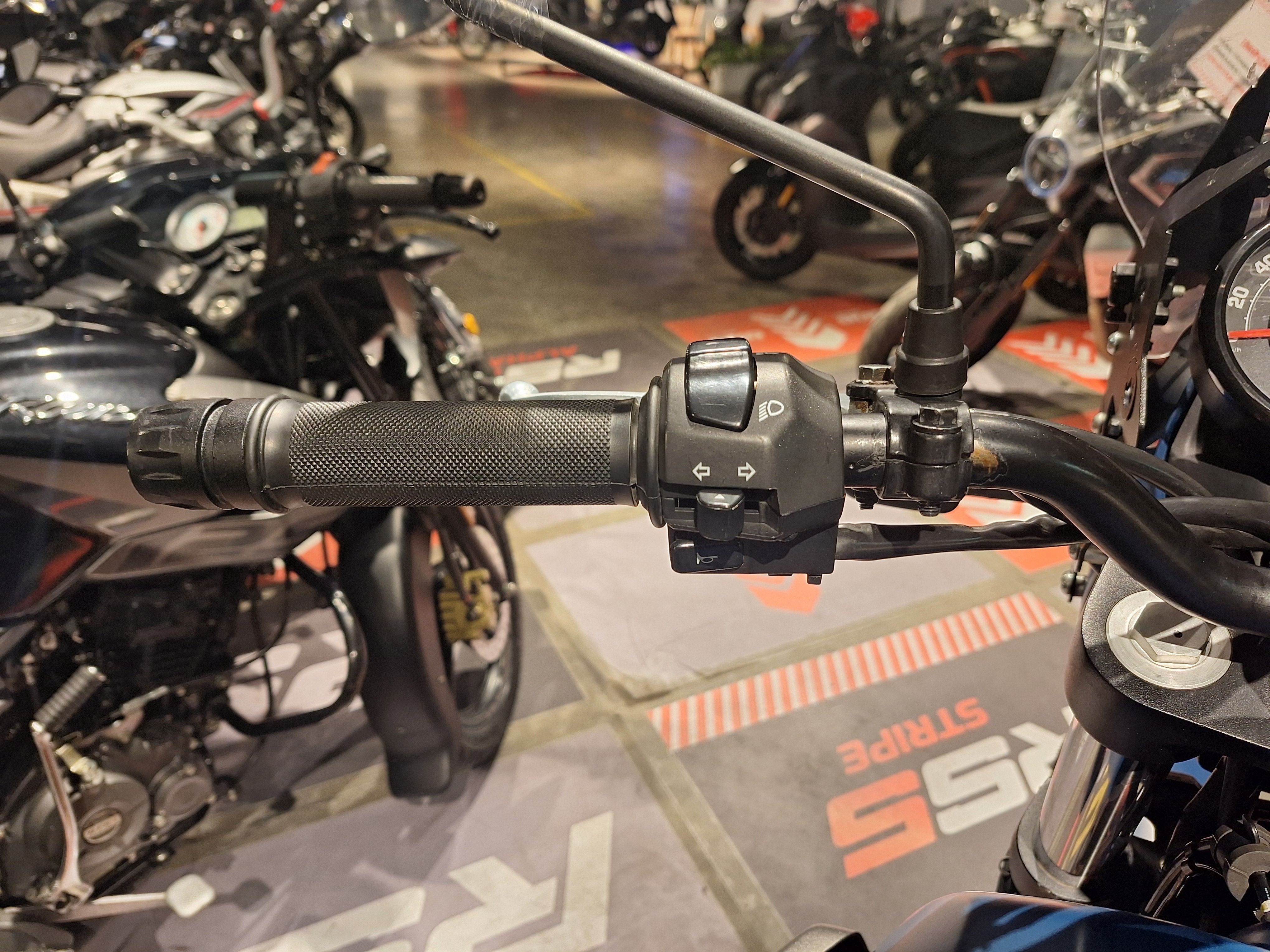 Moto Royal Enfield Scram 411 usado 2023 con 11290 km 1M