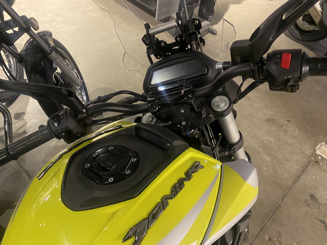 Moto Bajaj Dominar 250 usado 2024 con 12800 km 1M