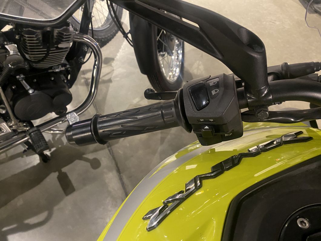 Moto Bajaj Dominar 250 usado 2024 con 12800 km 1M