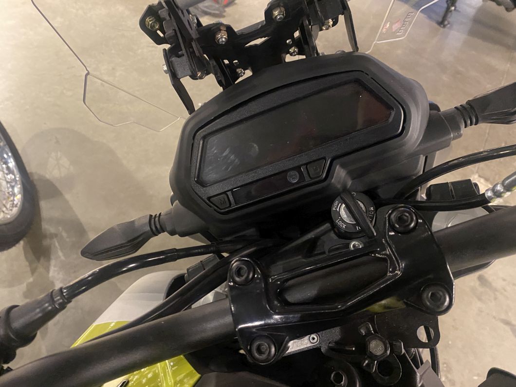 Moto Bajaj Dominar 250 usado 2024 con 12800 km 1M