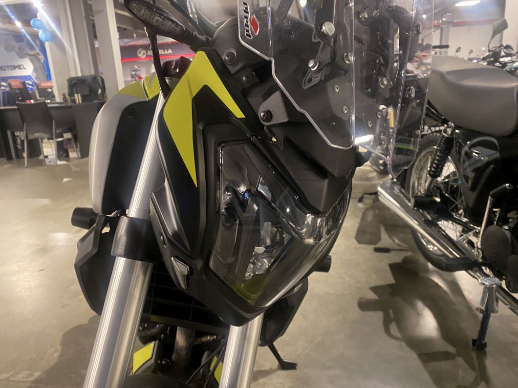 Moto Bajaj Dominar 250 usado 2024 con 12800 km 1M