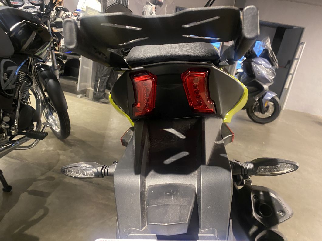Moto Bajaj Dominar 250 usado 2024 con 12800 km 1M