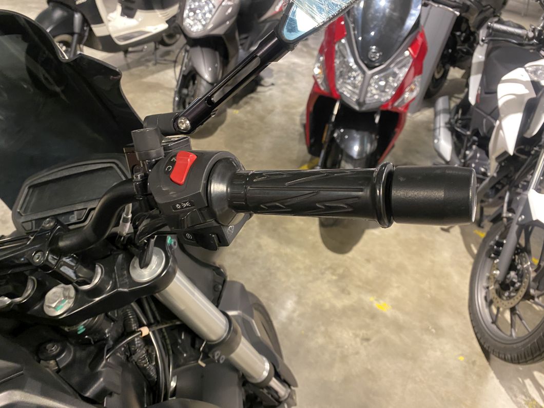 Moto Bajaj Dominar 250 usado 2021 con 14945 km 1M