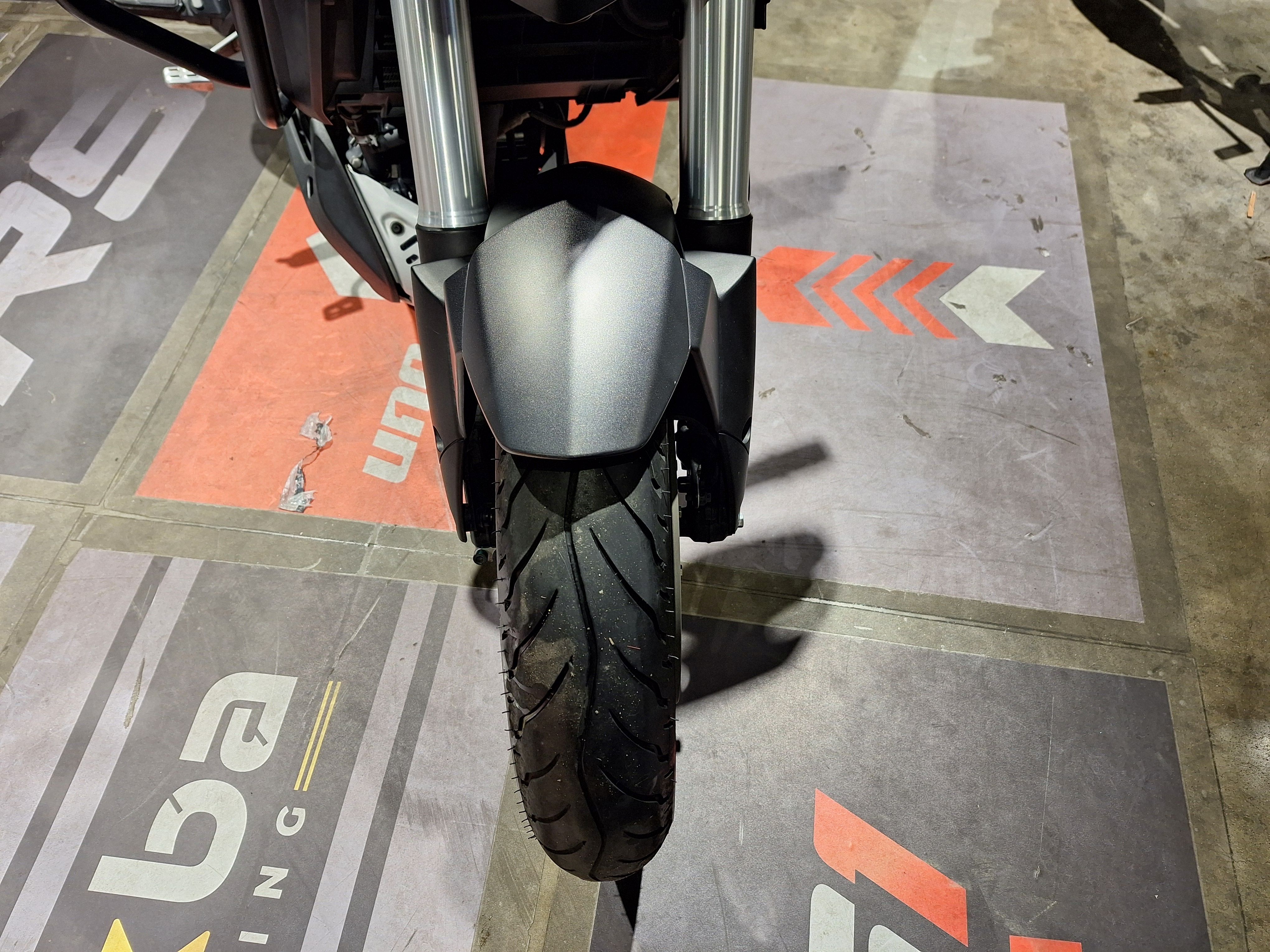 Moto Bajaj Dominar 400 usado 2023 con 14100 km int 51631 1M