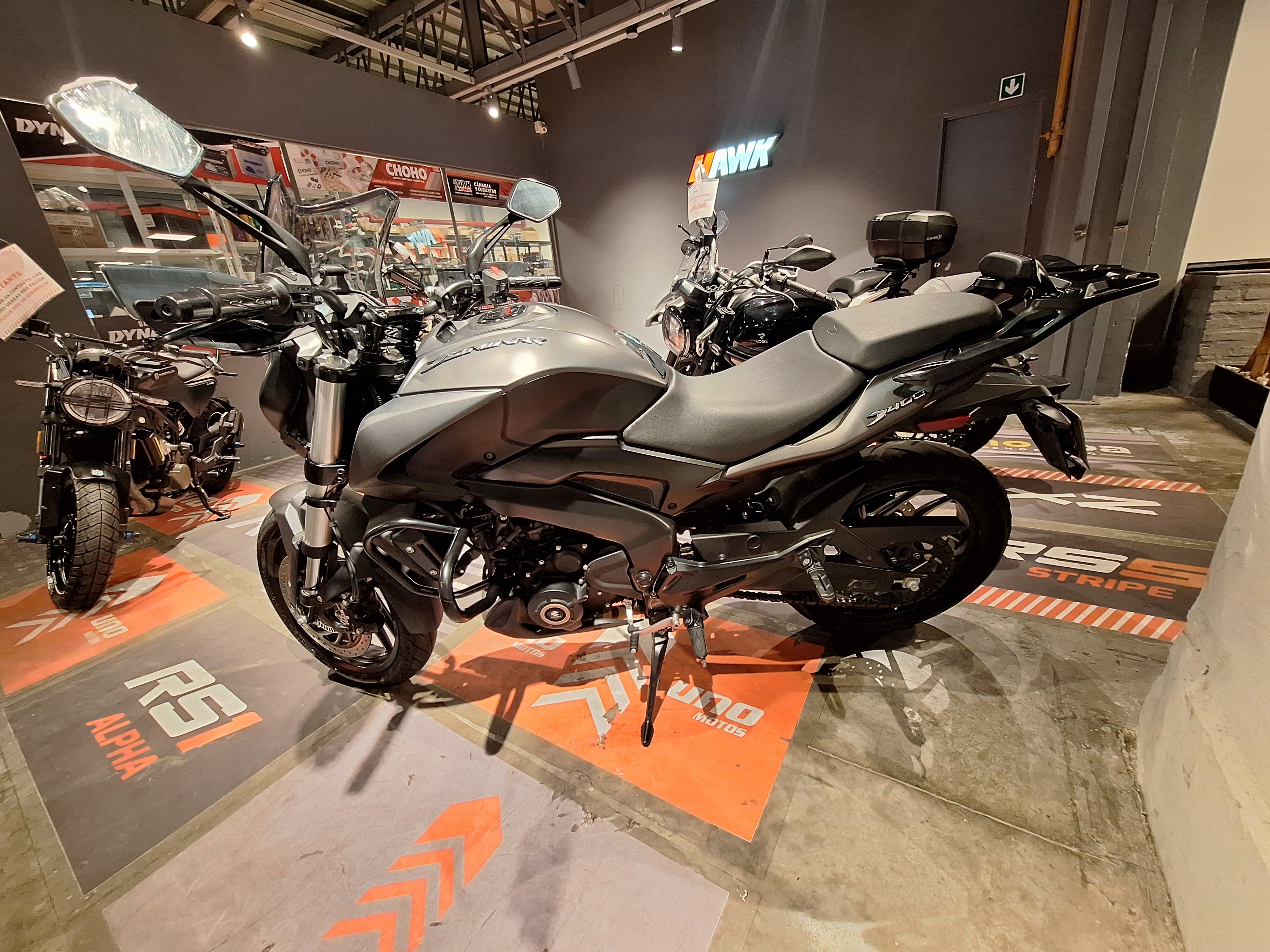 Moto Bajaj Dominar 400 usado 2023 con 14100 km int 51631 1M