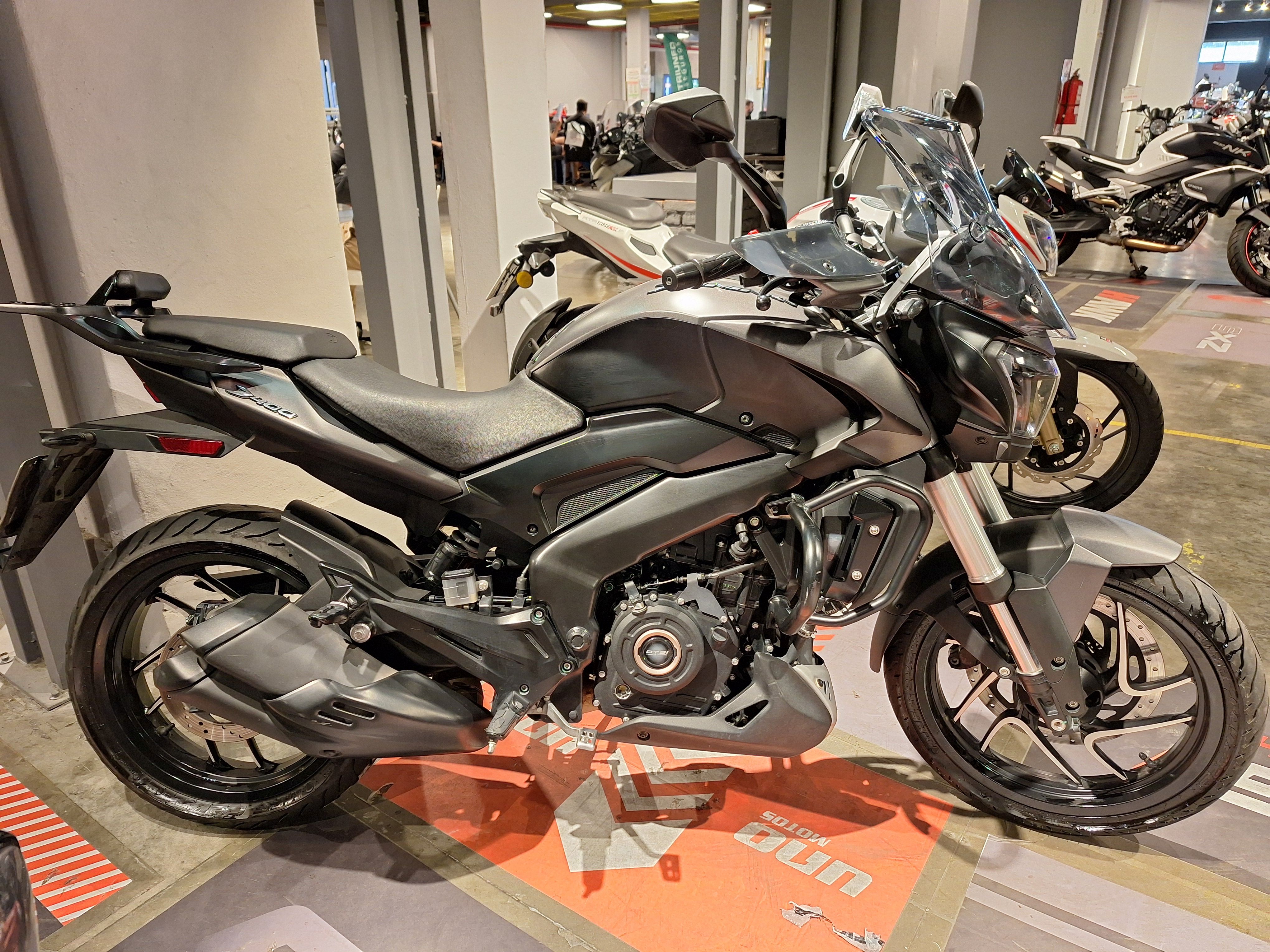 Moto Bajaj Dominar 400 usado 2023 con 14100 km int 51631 1M