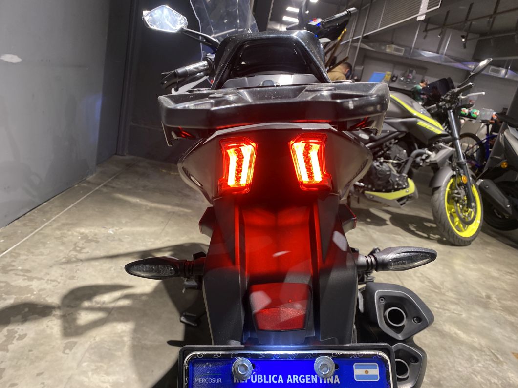 Moto Bajaj Dominar 400 usado 2023 con 9612 km 1M