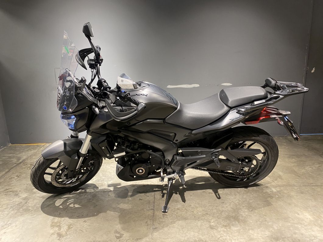 Moto Bajaj Dominar 400 usado 2023 con 9612 km 1M