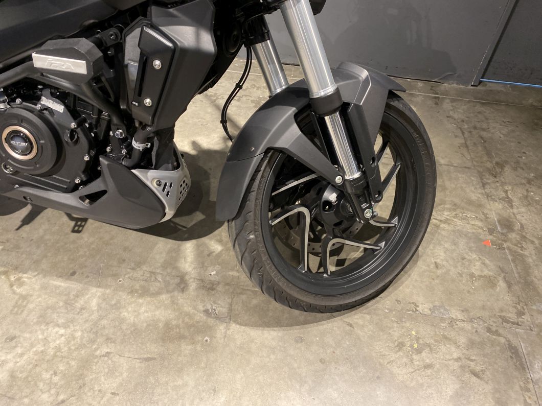 Moto Bajaj Dominar 400 usado 2023 con 9612 km 1M