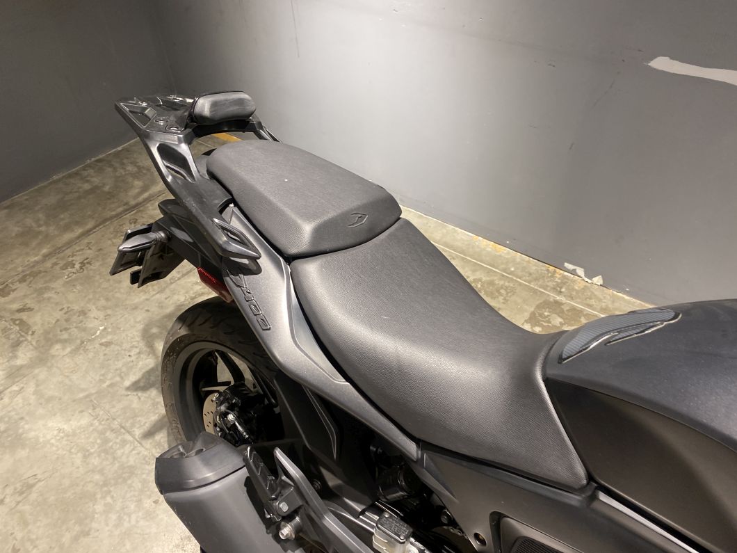 Moto Bajaj Dominar 400 usado 2023 con 9612 km 1M