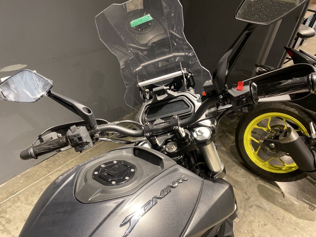 Moto Bajaj Dominar 400 usado 2023 con 9612 km 1M