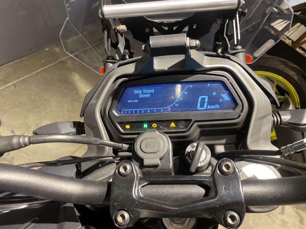 Moto Bajaj Dominar 400 usado 2023 con 9612 km 1M