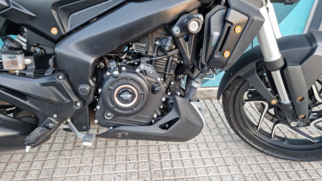 Moto Bajaj Dominar 400 usado 2024 con 6500 km 1M