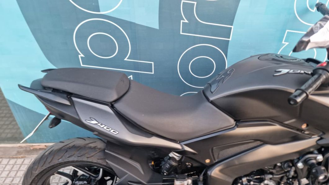 Moto Bajaj Dominar 400 usado 2024 con 6500 km 1M