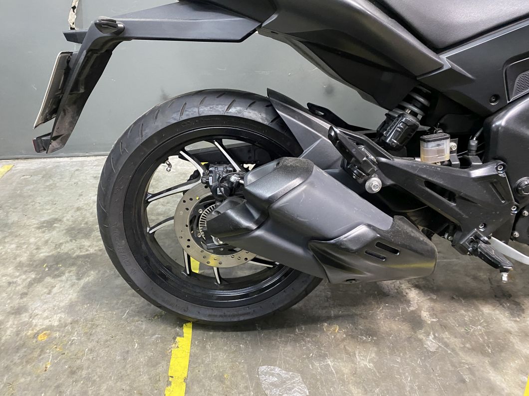 Moto Bajaj Dominar 400 usado 2020 con 23400 km 1M int 54014