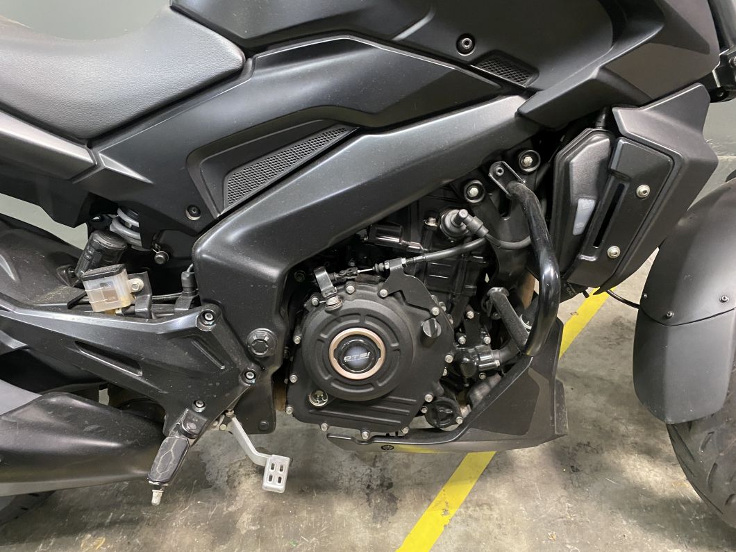 Moto Bajaj Dominar 400 usado 2020 con 23400 km 1M int 54014