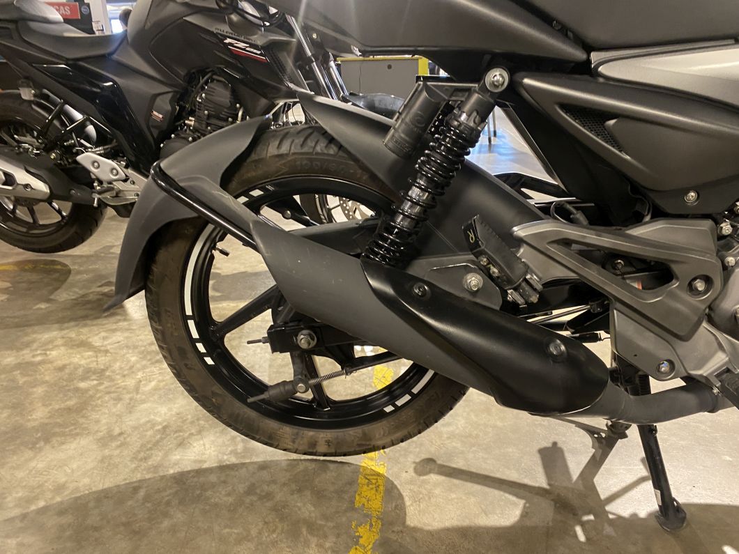 Moto Bajaj Rouser 125 usado 2025 con 15200 km 1M
