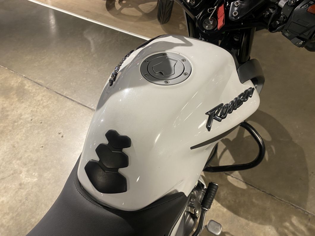 Moto Bajaj Rouser 125 usado 2025 con 15200 km 1M