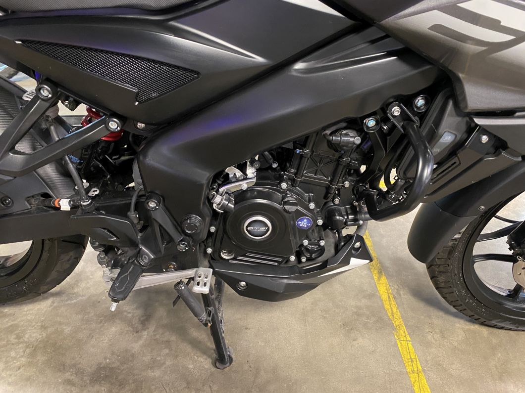Moto Bajaj Rouser 200 usado 2024 con 4252km DT int49883
