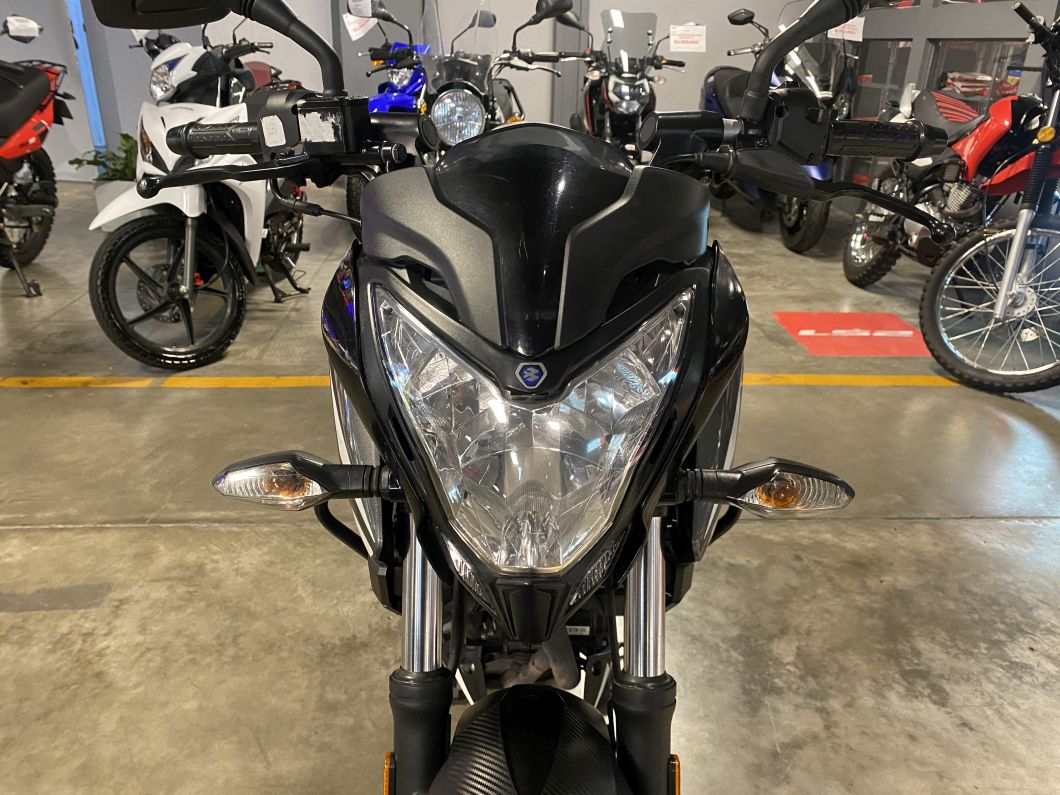 Moto Bajaj Rouser 200 usado 2024 con 4252km DT int49883