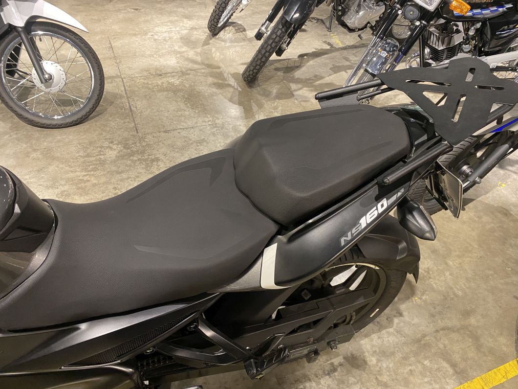 Moto Bajaj Rouser Ns 160 usado 2023 con 730 km 1M