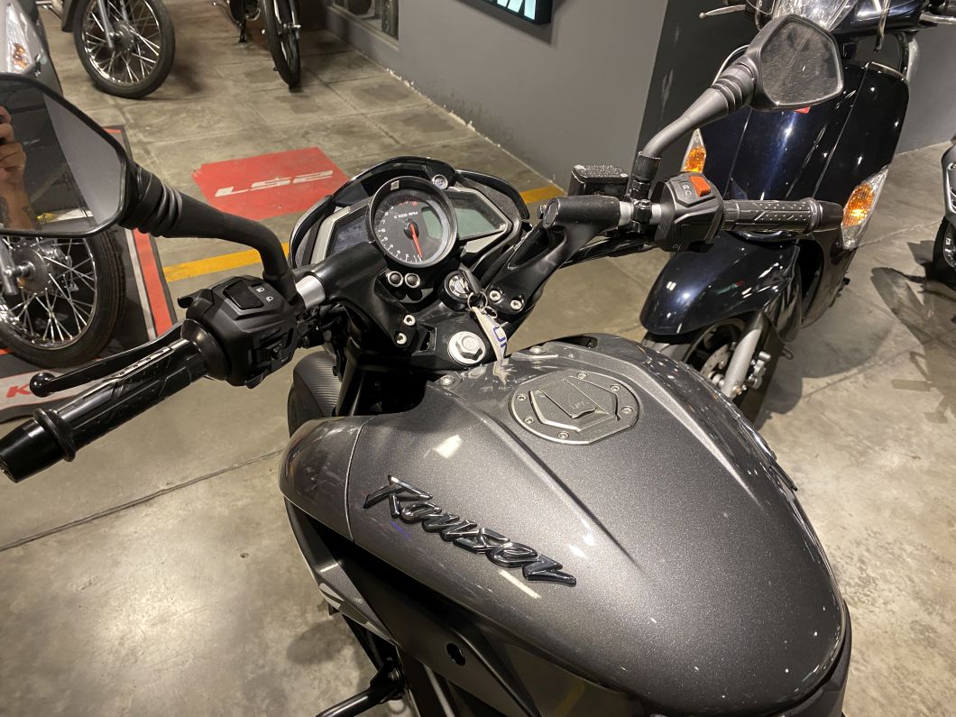 Moto Bajaj Rouser Ns 160 usado 2023 con 730 km 1M