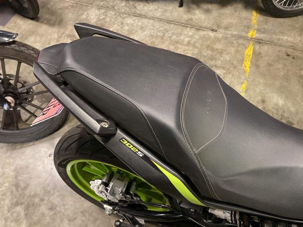 Moto Benelli 302 S usado 2023 con 6000 km 1M