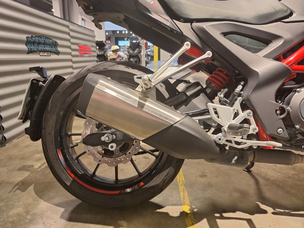 Moto Benelli TNT 25 s usado 2023 con 6077km DT