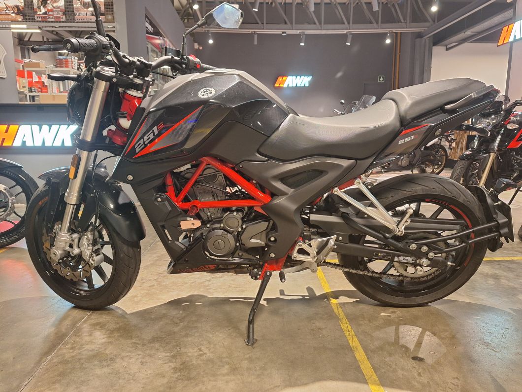 Moto Benelli TNT 25 s usado 2023 con 6077km DT