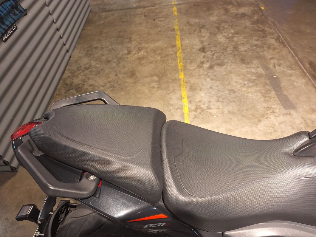 Moto Benelli TNT 25 s usado 2023 con 6077km DT