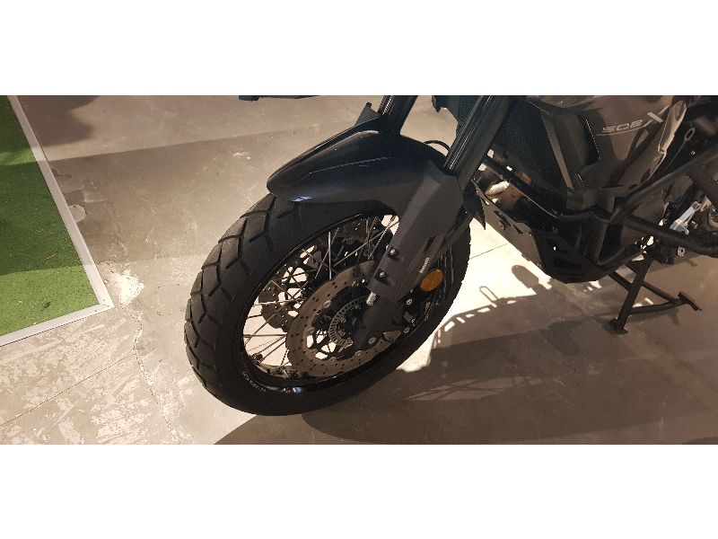 Moto Benelli TRK 502 X Usada 2023 con 8000km usado 