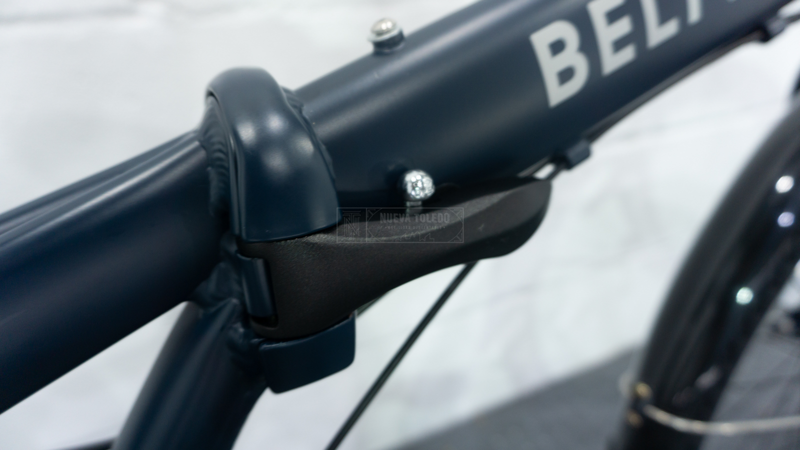 Moto Belmondo 7+ Plegable Rod 24 