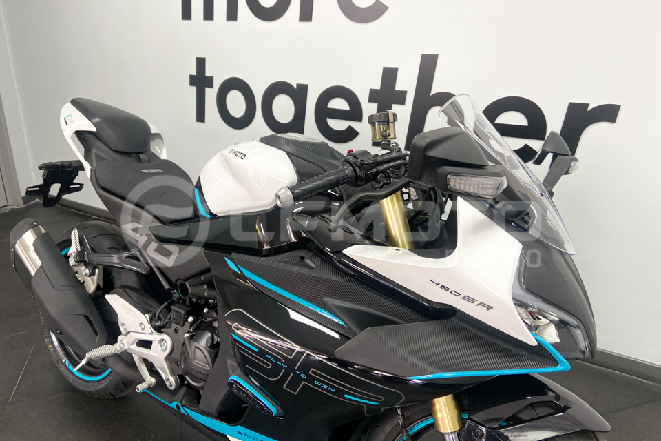 Moto CFMOTO 450 SR