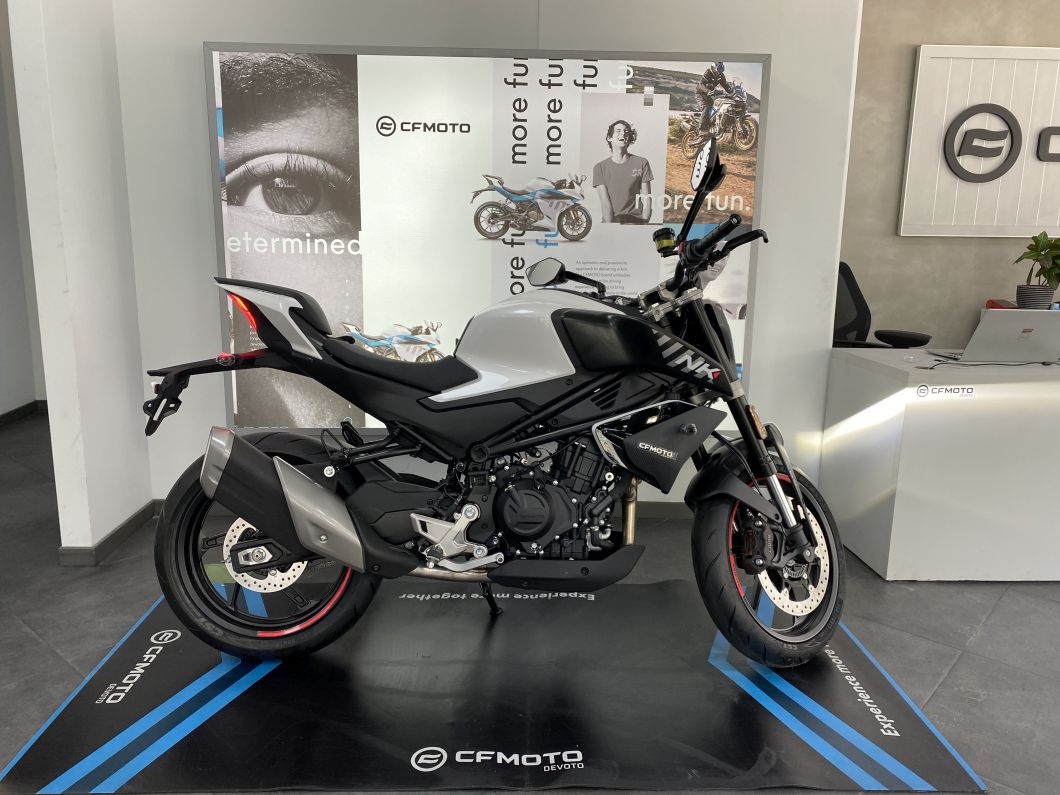 Moto CFMOTO 450 NK