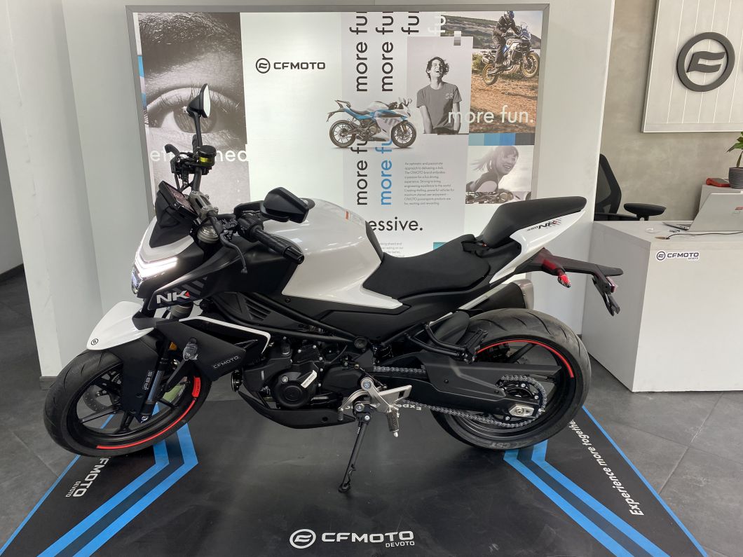 Moto CFMOTO 450 NK