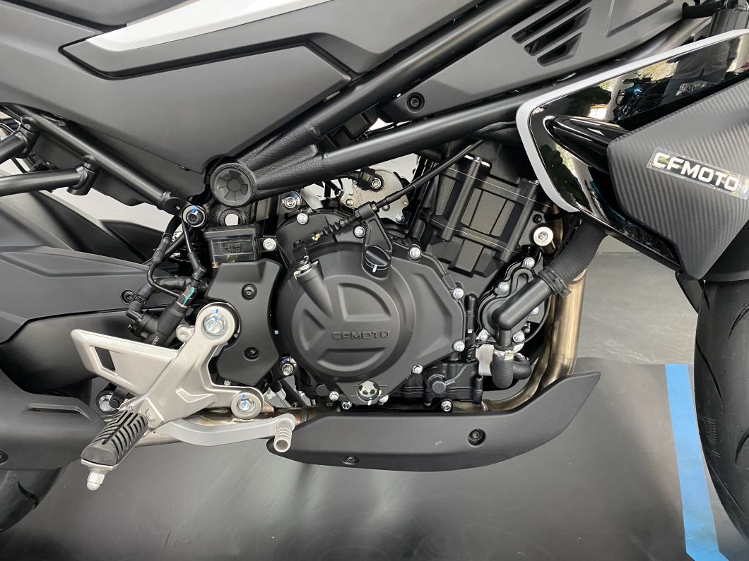 Moto CFMOTO 450 NK