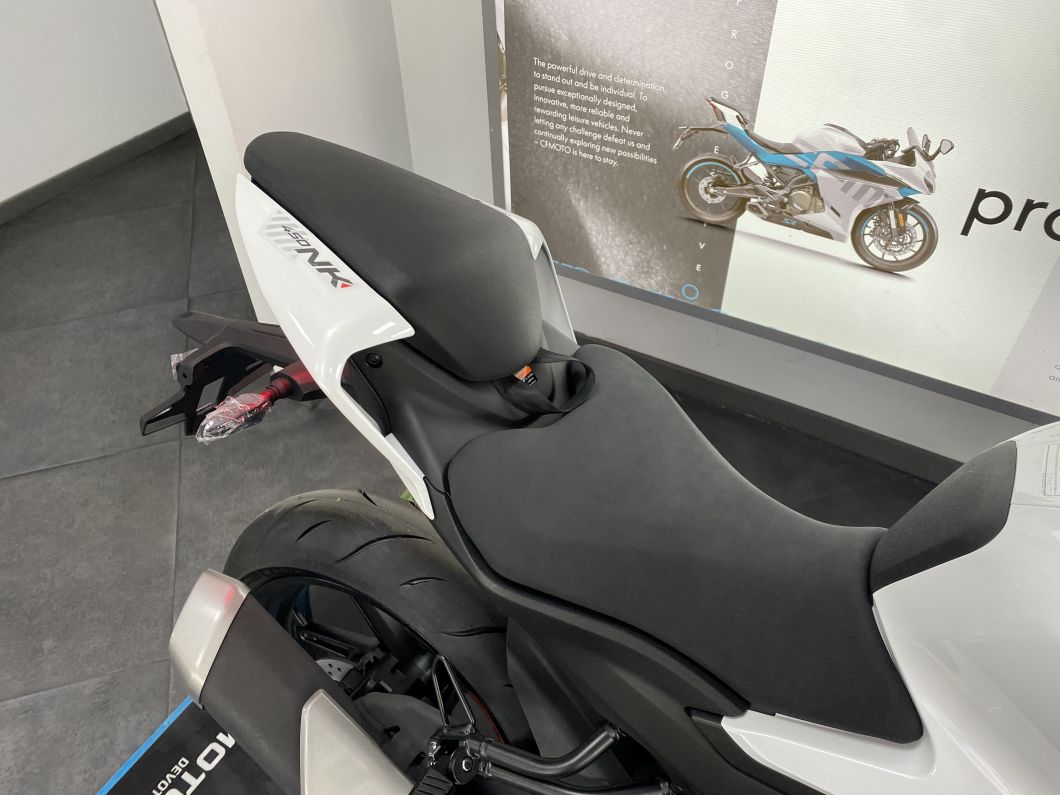 Moto CFMOTO 450 NK