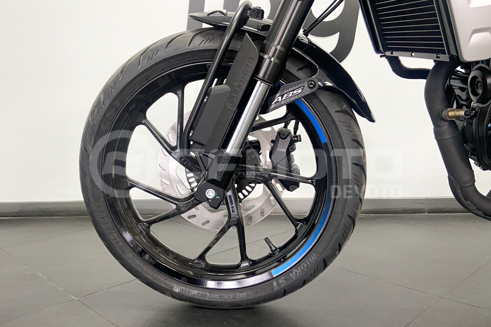 Moto CFMOTO 300 CL-X 