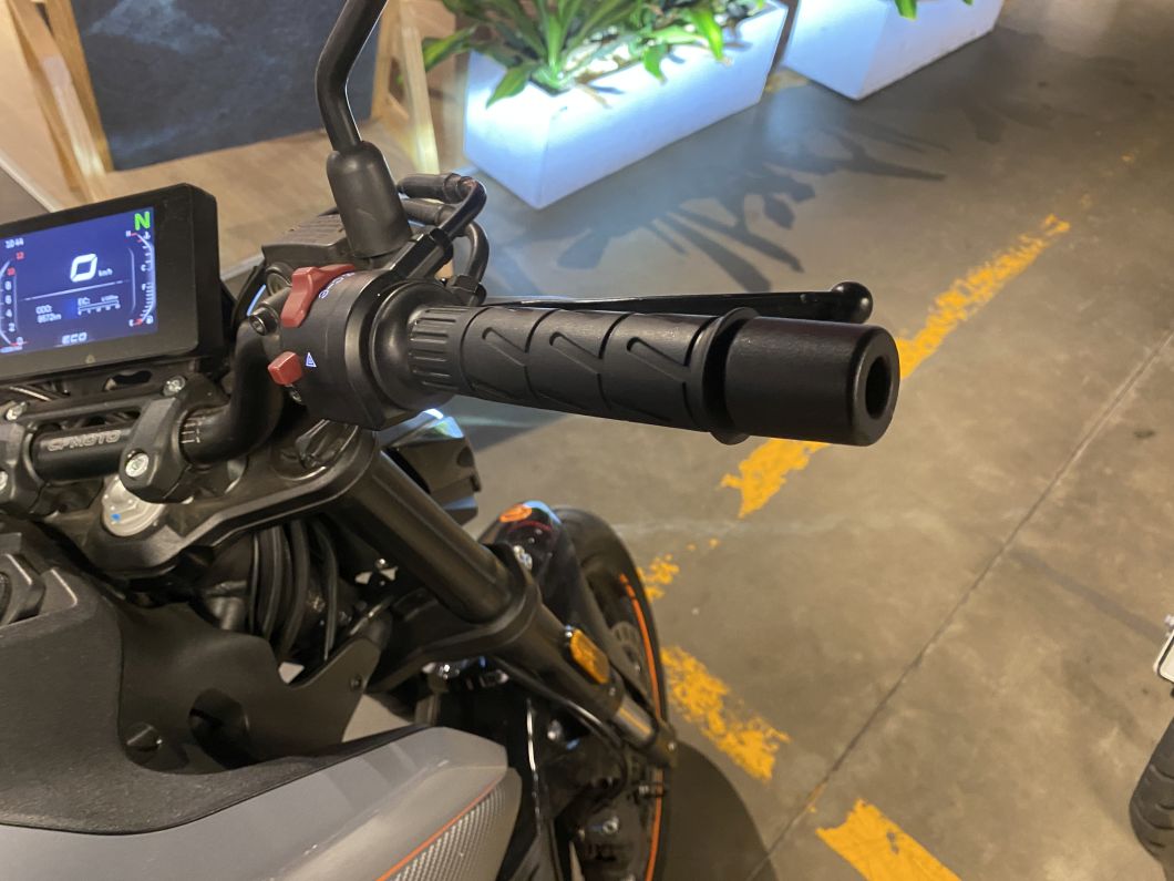 Moto Cfmoto 300 NK usado 2025 con 8762 km 1M
