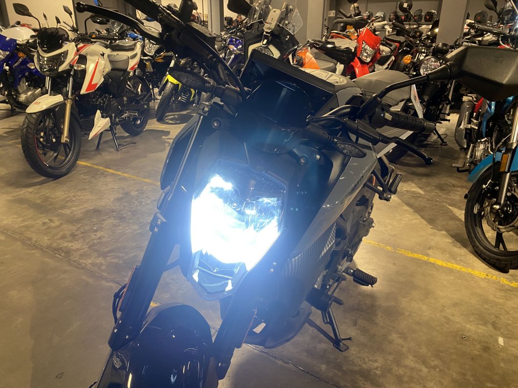 Moto Cfmoto 300 NK usado 2025 con 8762 km 1M