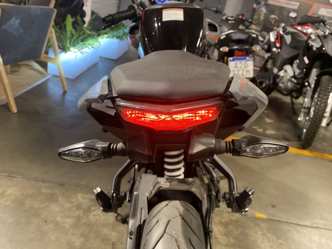 Moto Cfmoto 300 NK usado 2025 con 8762 km 1M
