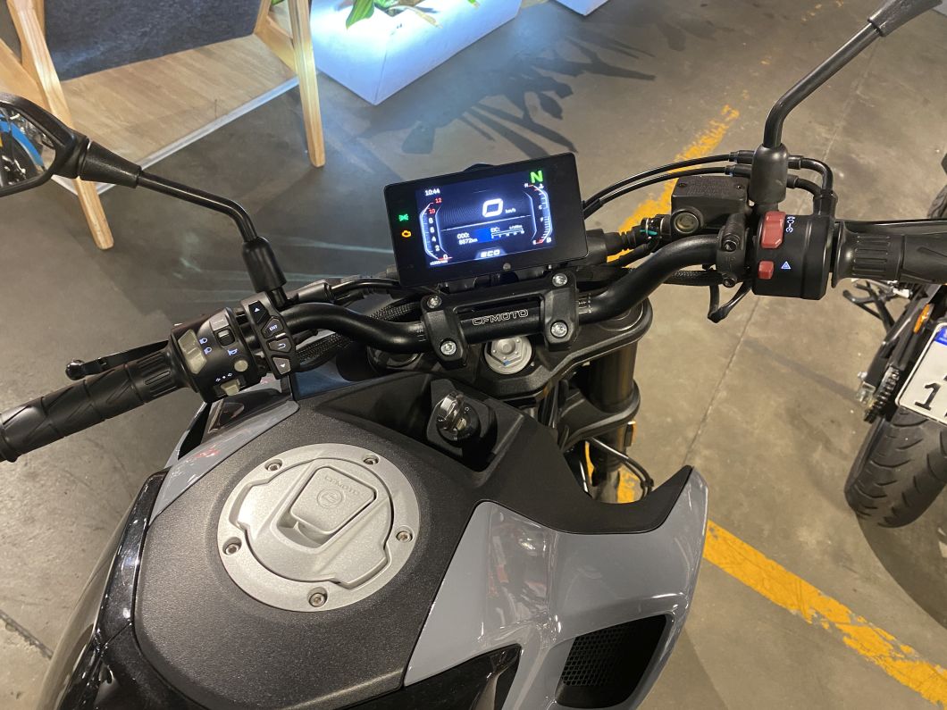 Moto Cfmoto 300 NK usado 2025 con 8762 km 1M