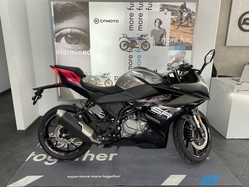 Moto CFMOTO 300 SR