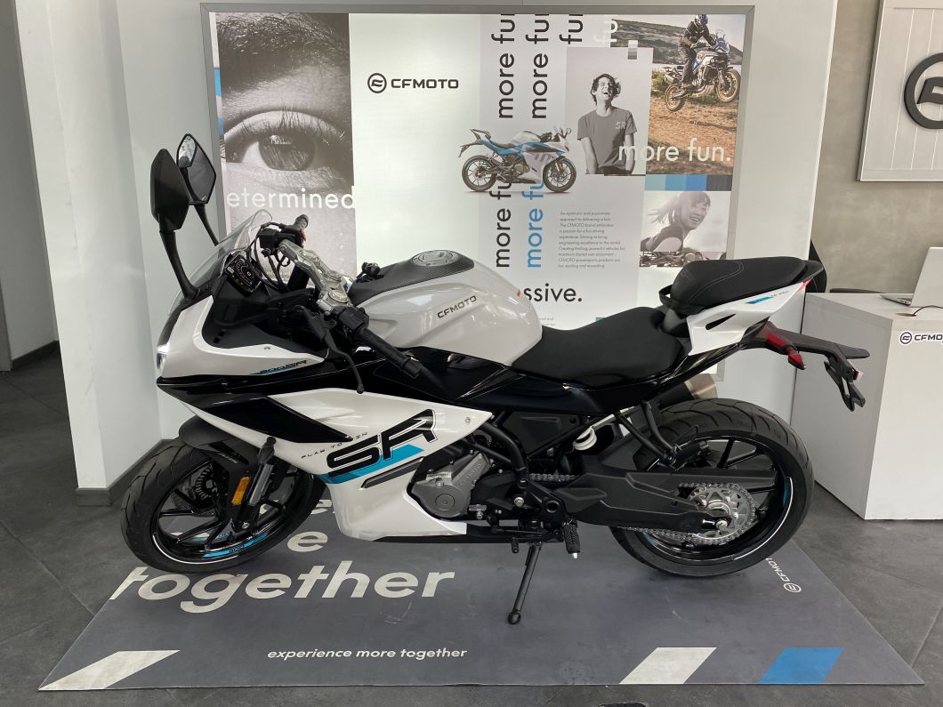 Moto CFMOTO 300 SR