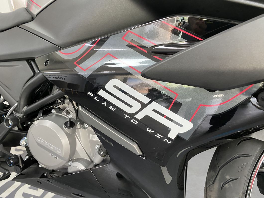 Moto CFMOTO 300 SR