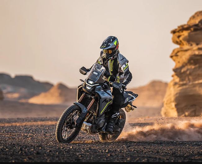 Moto CFMOTO 450 MT Version Baja