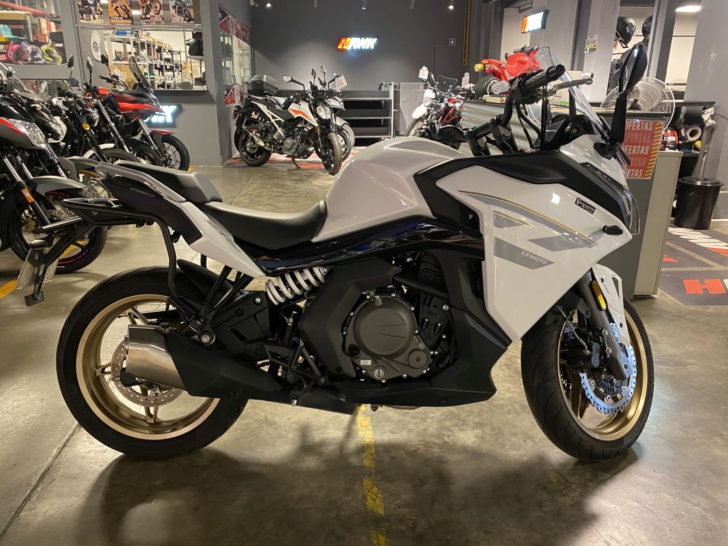 Moto Cfmoto 650 Gt usado 2023 con 7139km DT