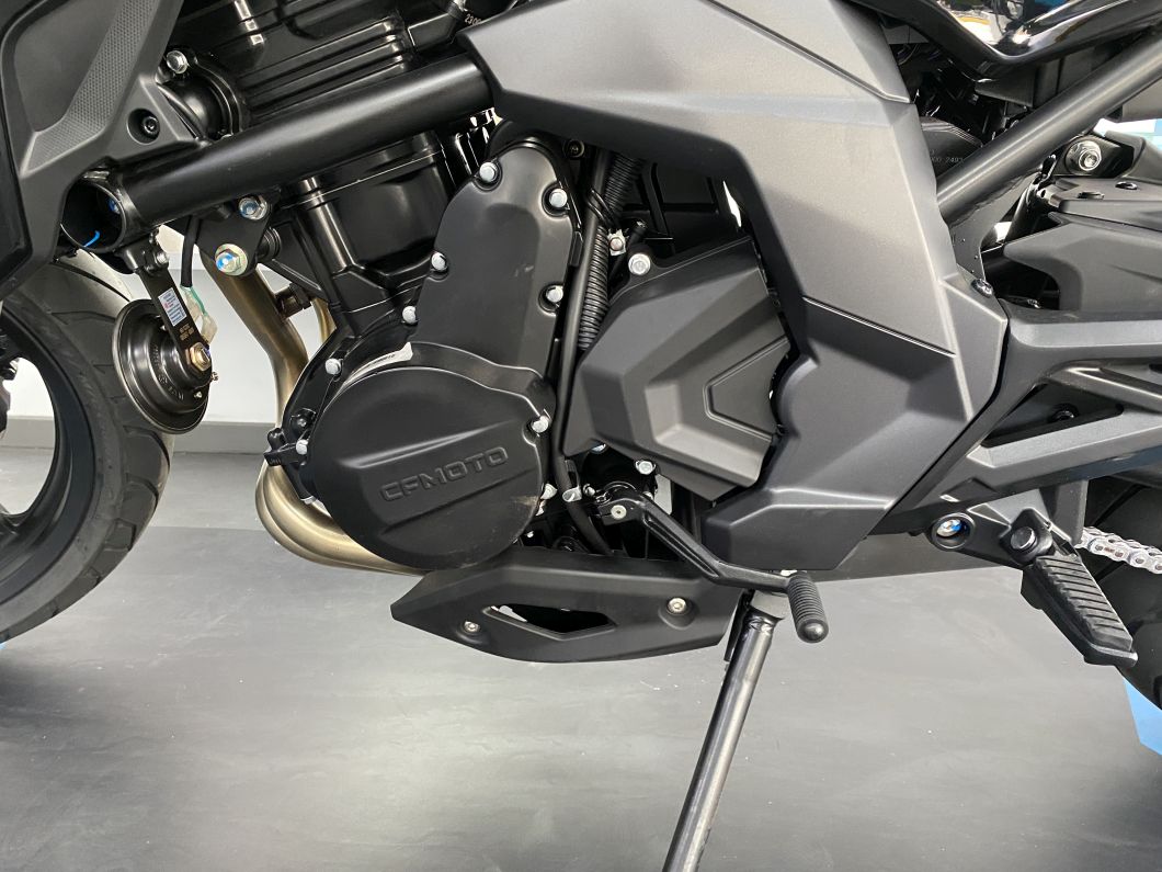 Moto CFMOTO 650 NK