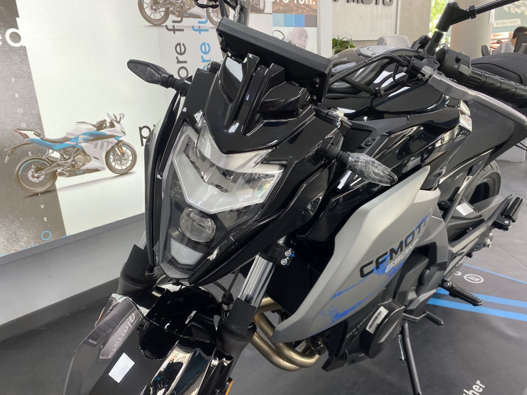 Moto CFMOTO 650 NK