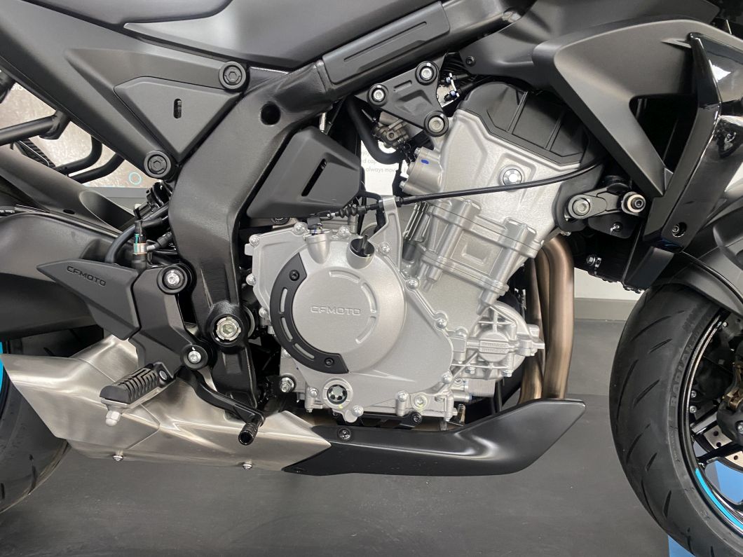 Moto CFMOTO 675 Nk